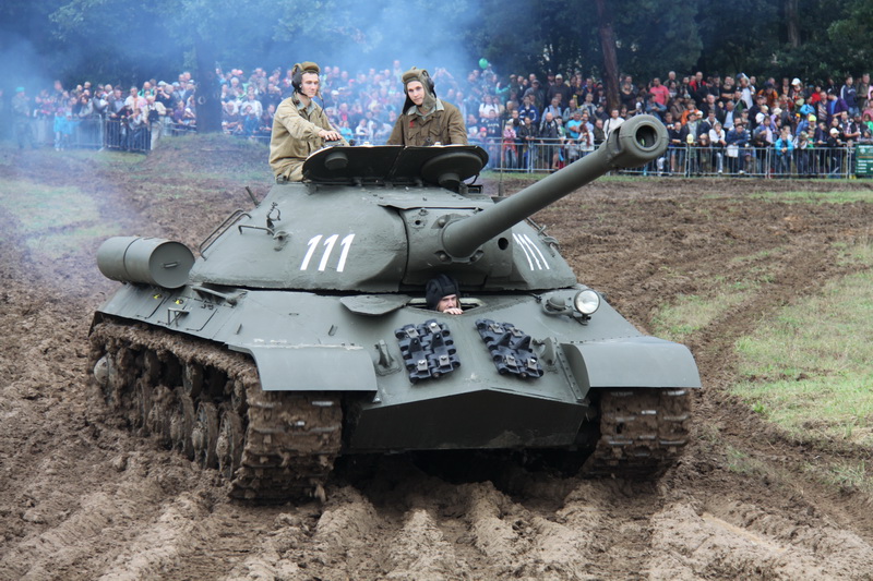 Sovětský těžký tank IS-3 v akci