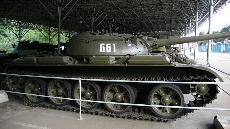 Sovětský střední tank T-55 