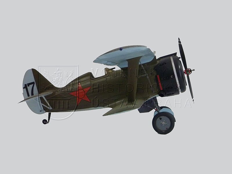 Model sovětského stíhacího dvojplošníku POLIKARPOV I-153