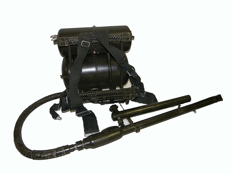 Německý plamenomet Flammenwerfer 41