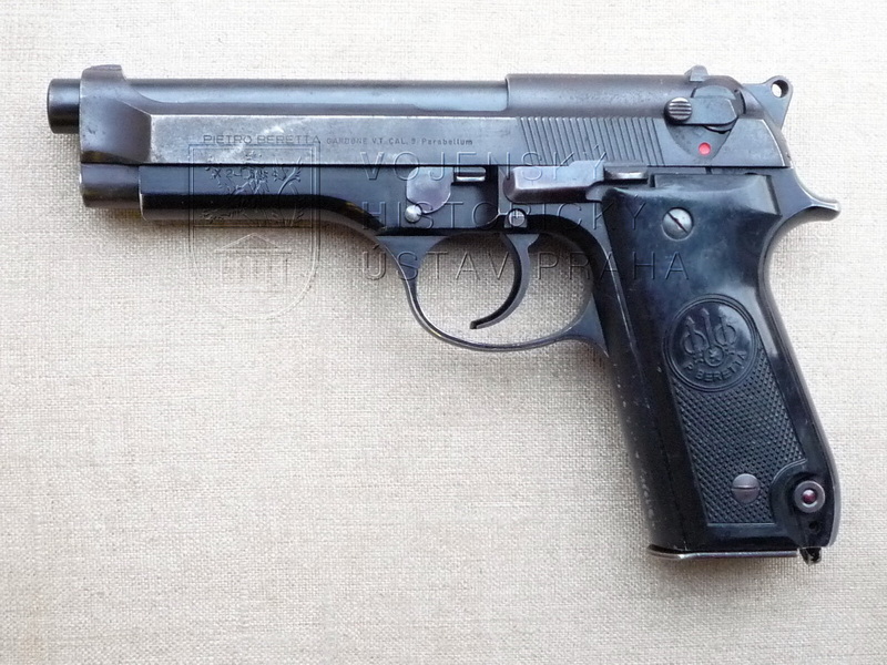 Italská pistole Beretta 92 S