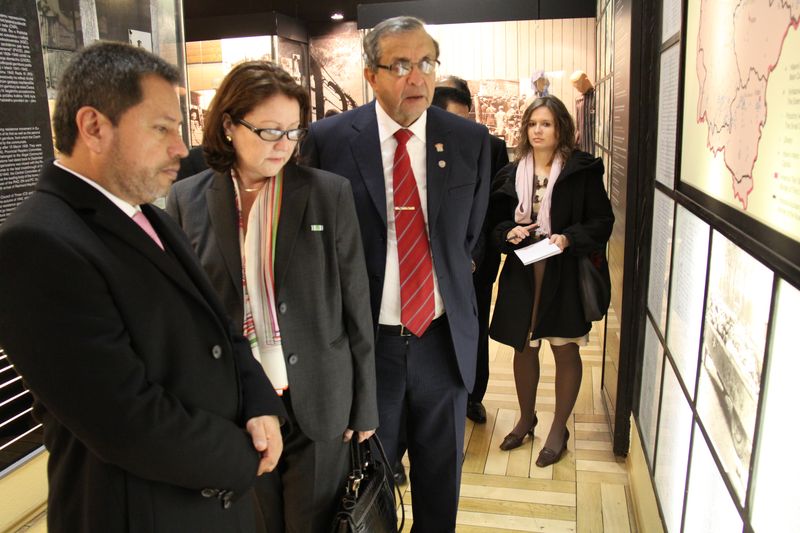 Návštěva peruánské delegace v Armádním muzeu Žižkov