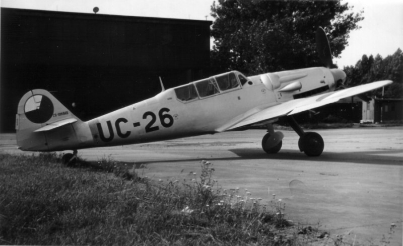 Cvičný stíhací letoun Avia CS-199, výr. č. 565