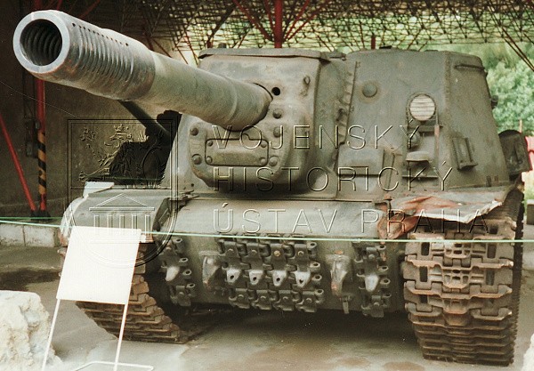 Těžké samohybné dělo ISU-152