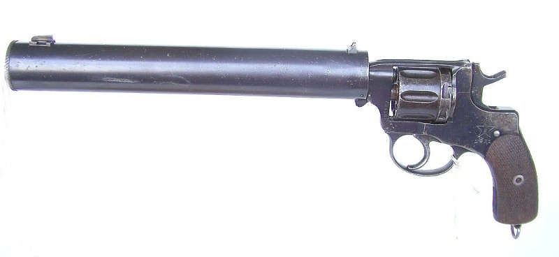 Sovětský armádní revolver Nagant vz. 1895 - provedení s integrovaným tlumičem