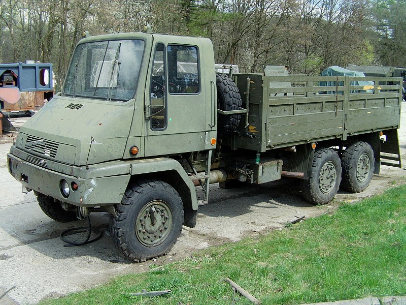 Prototyp středního terénního automobilu STA VV 6×6 „Děvín“