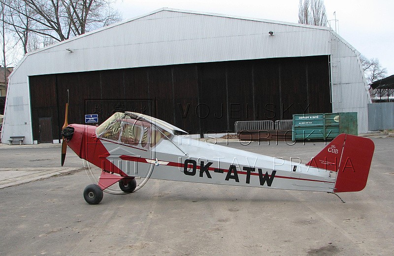Taylor E-2 Cub, výr. č. 147