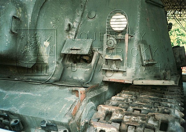 Těžké samohybné dělo ISU-152