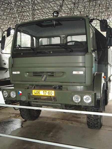 Nákladní terénní automobil ROSS R 210.12 VV 6x6