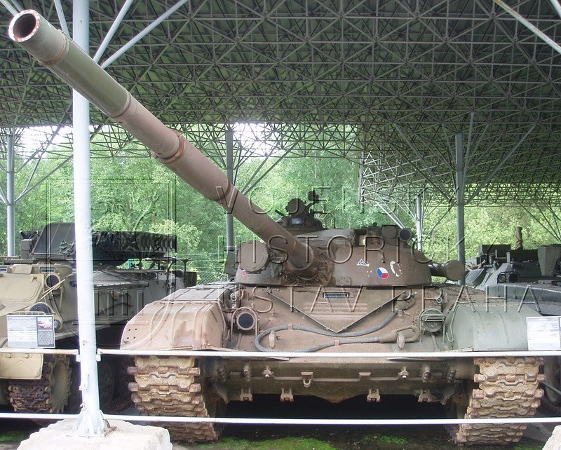 Střední tank T-72