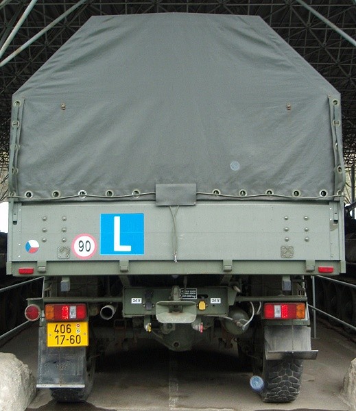 Nákladní terénní automobil ROSS R 210.12 VV 6x6