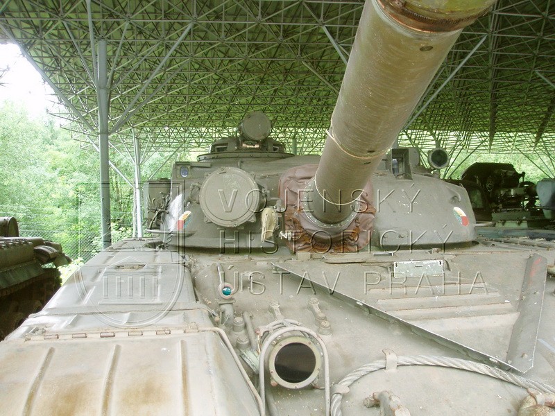 Střední tank T-72