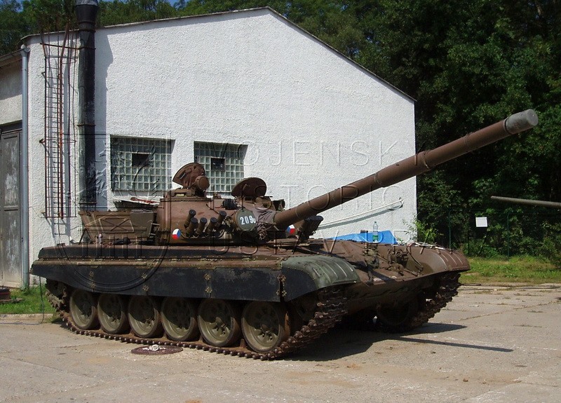 Střední tank T-72