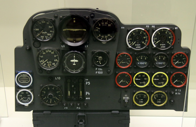 Deska proudového letounu Me 262, který byl kompletován v Českých Budějovicích