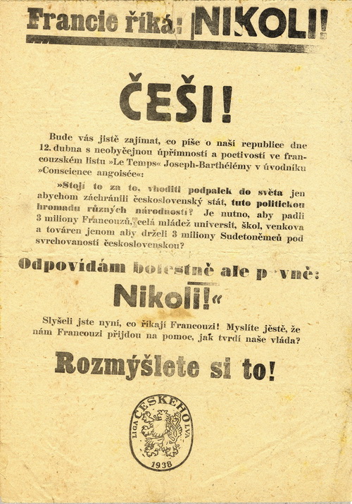 Nacisté se po anšlusu Rakouska pokusili znejistět odhodlání čs. vlastenců bránit ohrožený stát. Za tím účelem nechali vytisknout značné množství letáků, signovaných vyfabulovanou českou organizací Liga českého lva. Na veřejné mínění v Československu tato akce neměla vliv. Gramatické a stylistické chyby i celkové provedení letáků svědčí o diletantismu jejich tvůrců. FOTO: Archiv VHÚ