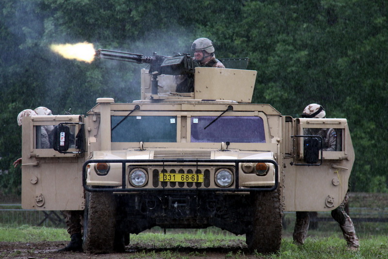 Ukázka aktivních záloh - humvee