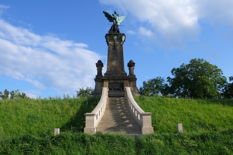 Památník bitvy u obce Křečhoř
