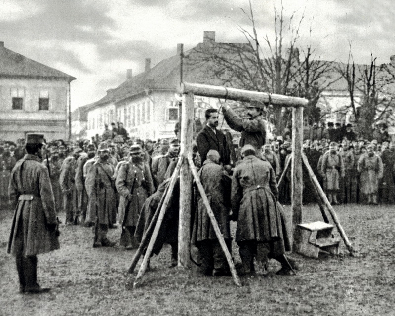 Exekuce zajatých příslušníků České družiny Antonína Grmely a Josefa Müllera 12. prosince 1914 ve Wadowicích v Haliči.
FOTO: sbírka VHÚ
