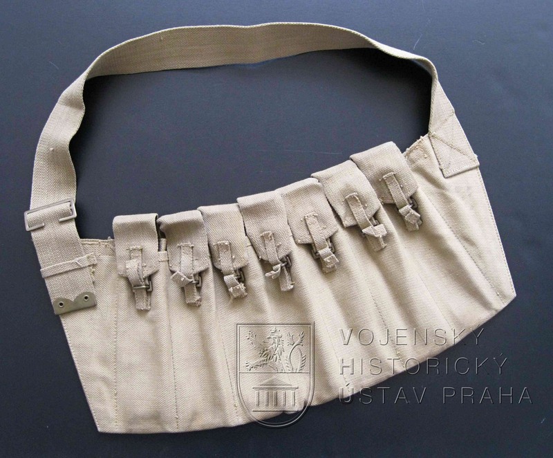 Bandalír na zásobníky, Velká Británie, 1942