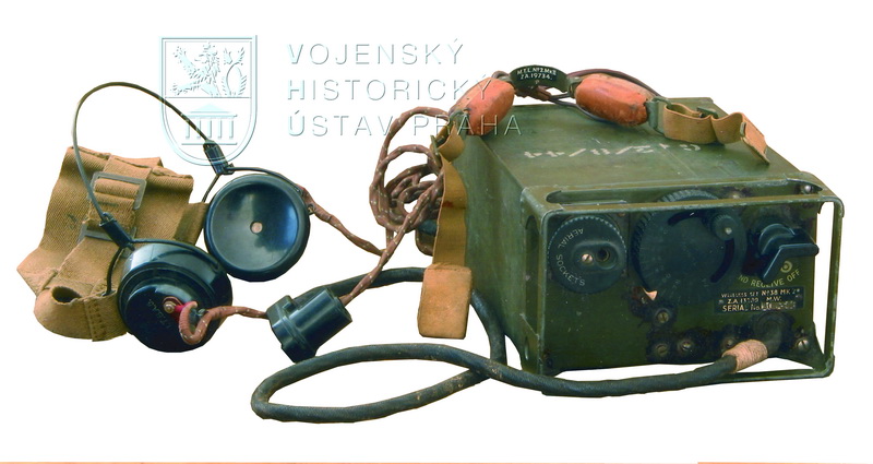 Britská rádiová stanice č. 38 (Wireless Set No. 38, MK. II*)