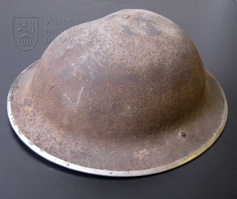 Britská přilba Mk. II, 1943