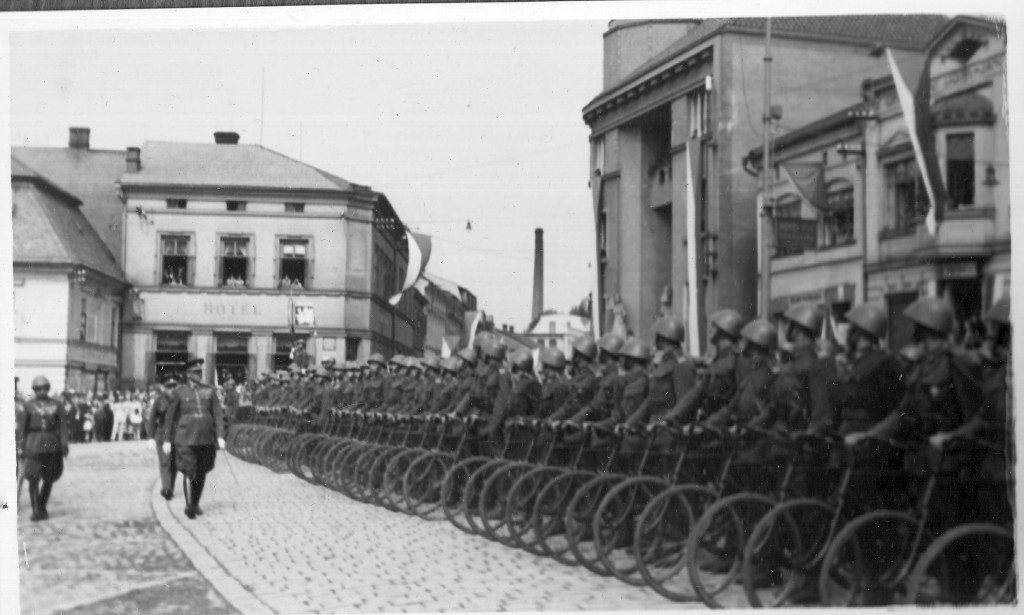 Muž, který byl vzorem Otakaru Jarošovi: brigádní generál in memoriam František Konopásek