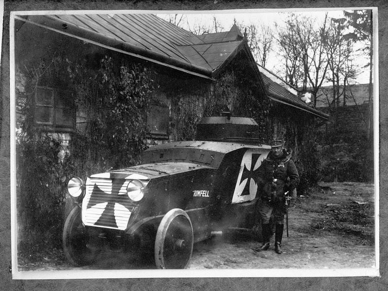 Rakouský obrněný automobil Romfell. Foto sbírka VHÚ.