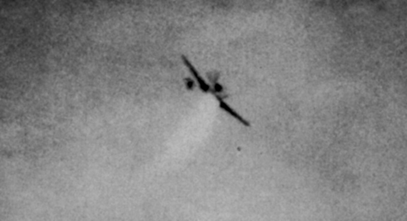 Trojice snímků sestřeleného Messerschmittu Bf-109G