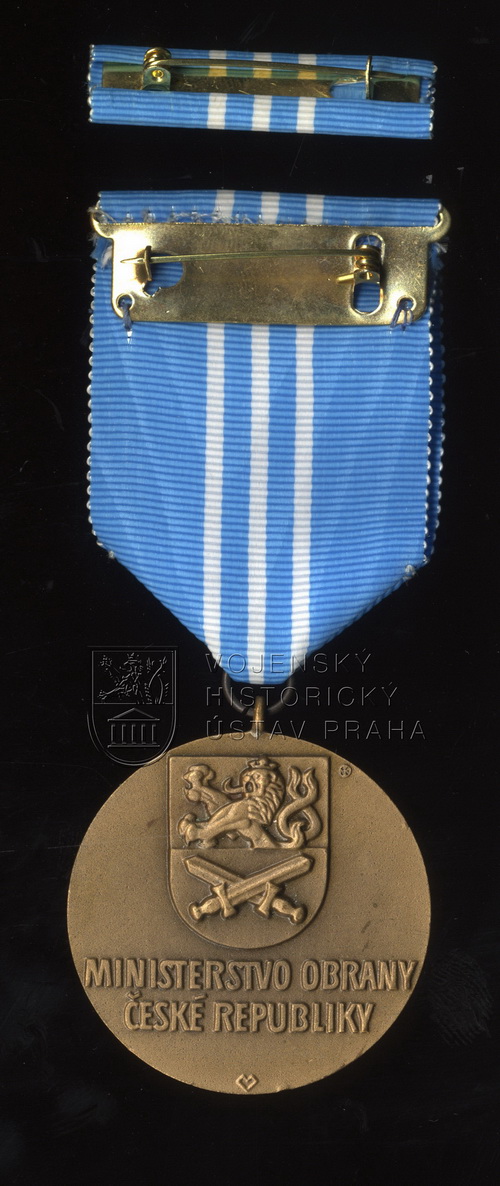 Čestný pamětní odznak za službu v misi SFOR
