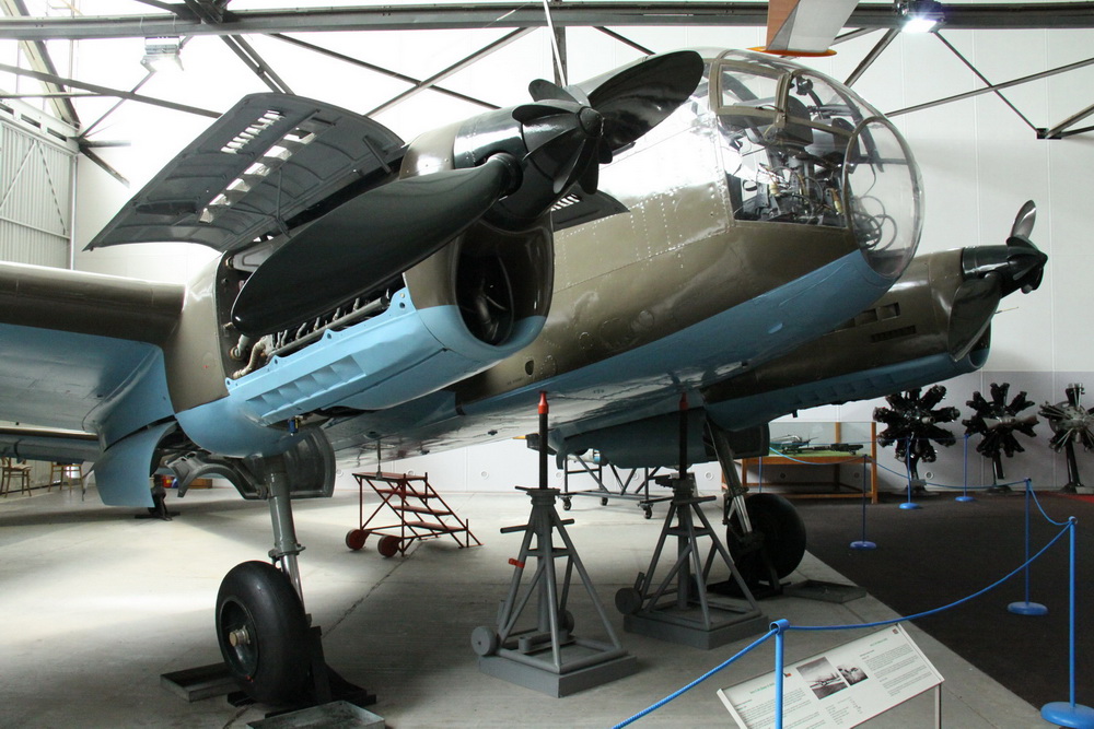 Aero C-3 A (Siebel Si 204D)
- víceúčelový transportní letoun, ČSR / 1945
