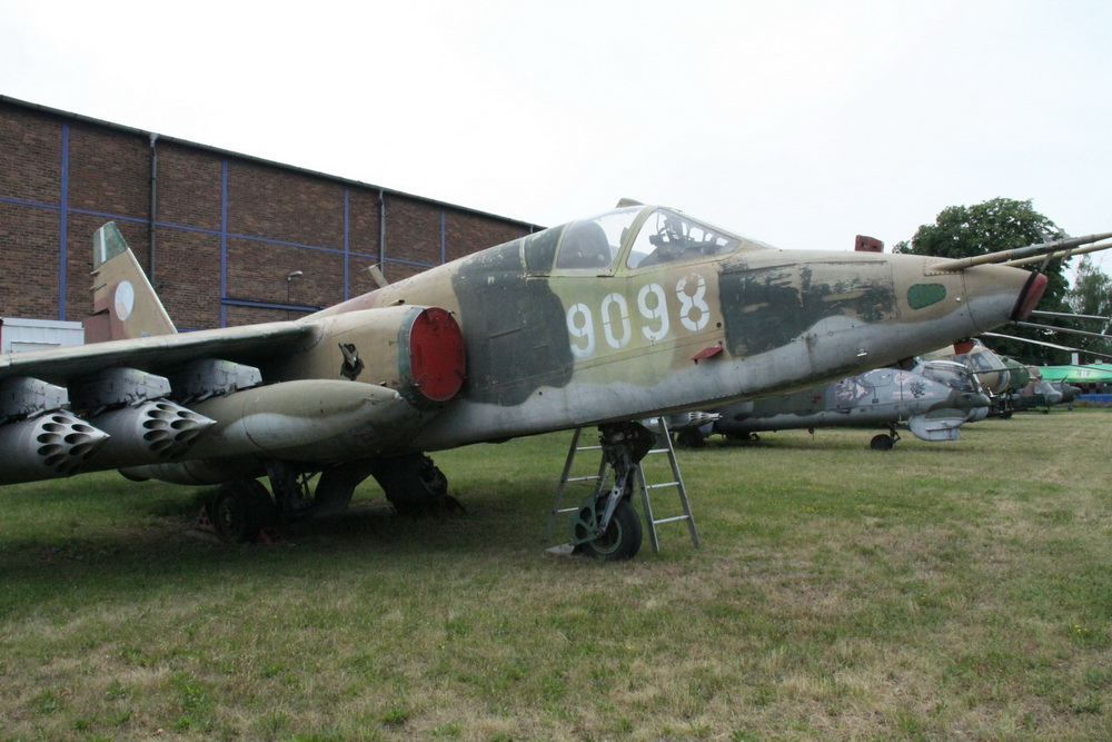 Suchoj Su-25 K 
- bitevní letoun, SSSR / 1975
