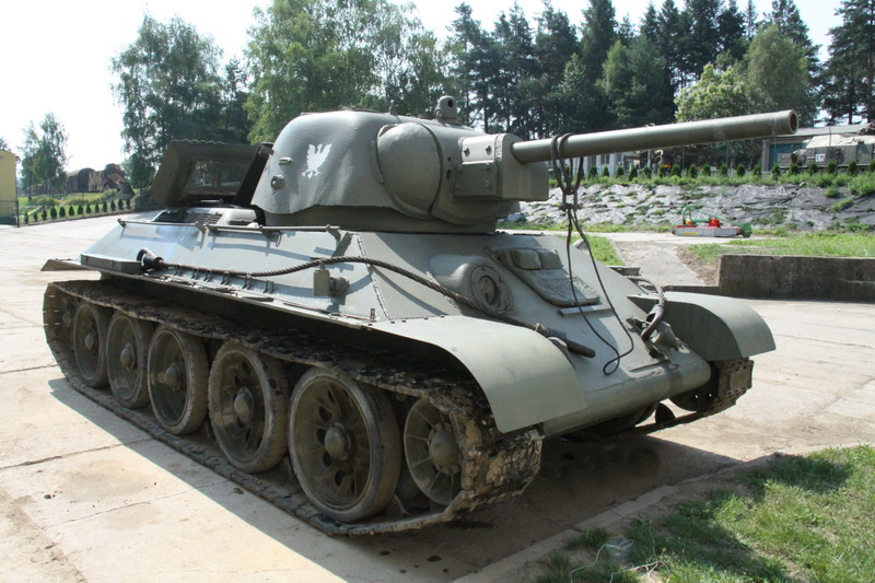 Sovětský střední tank T-34/76 vz. 1942/43. Tento typ věže byl vyráběn pouze do roku 1944. 