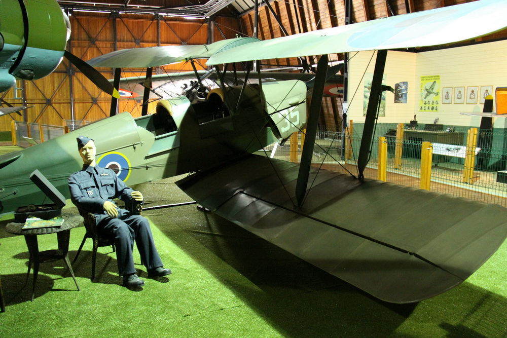 De Havilland DH-82A Tiger Moth Mk. II
- turistický a cvičný letoun, Velká Británie / 1931
