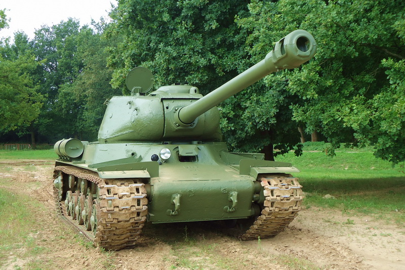 IS-122 v lešanské aréně