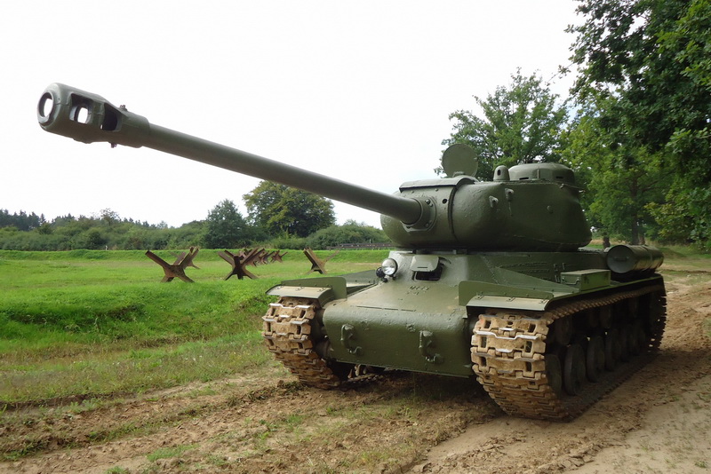 IS-122 v lešanské aréně