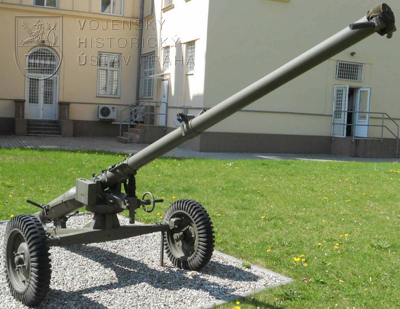 82mm bezzákluzový kanon vzor 59