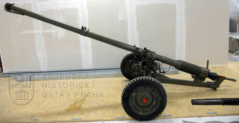 82mm bezzákluzový kanon vzor 59