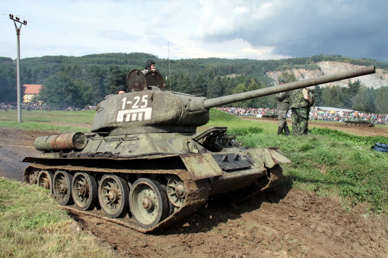 Tank T-34/85