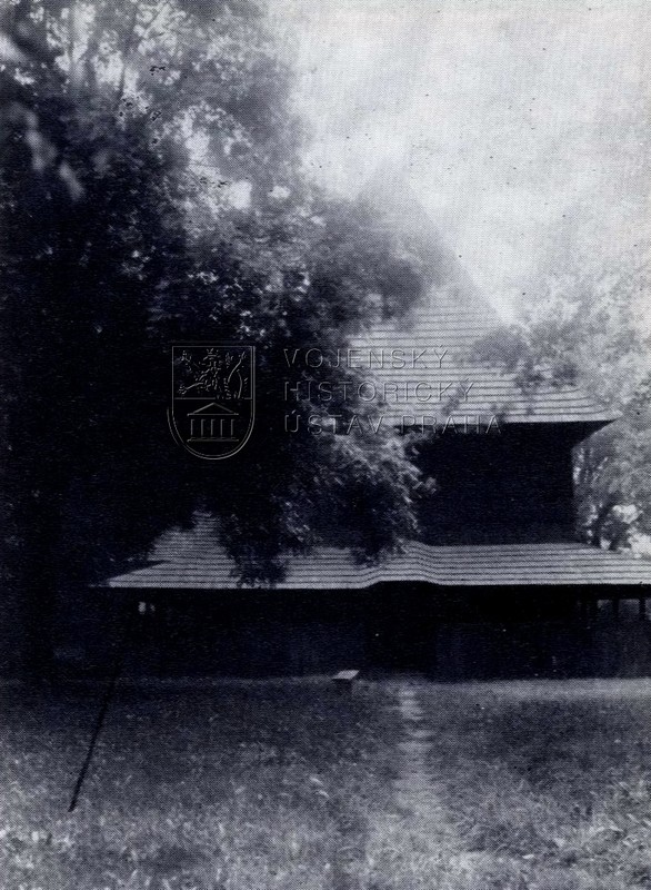 Kostel sv. Trojice ve Valašském Meziříčí na snímku z roku 1938.
FOTO: sbírka VHÚ
