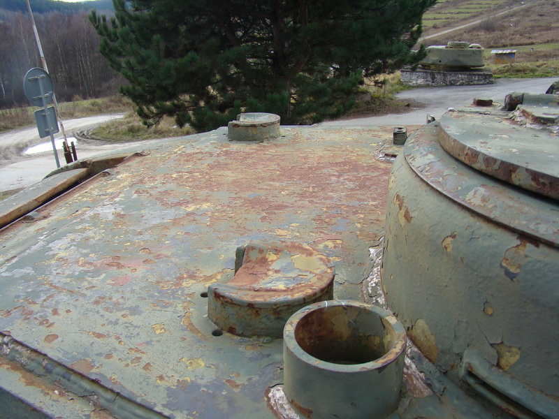 Tanková věž T-34 nyní umístěná jako někdejší památník