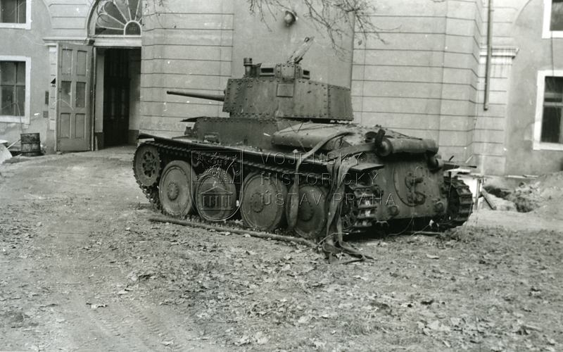 Československý tank LT vz. 38 na snímcích z konce 60. let