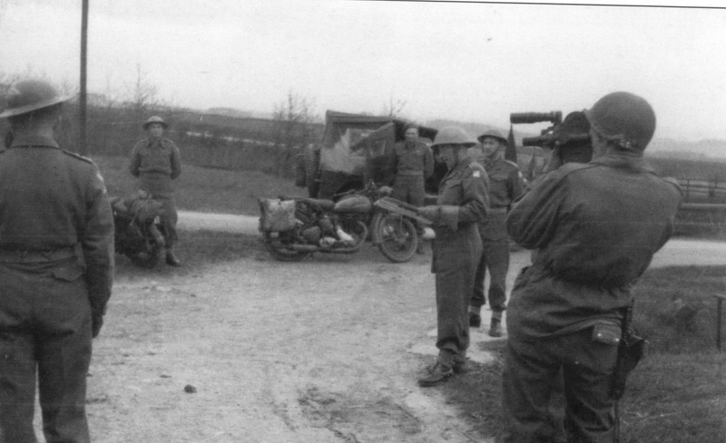 Kombinovaný oddíl na čs. hranicích v Mühlbach dne 1. května 1945. Foto sbírka VHÚ.