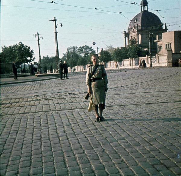 Regulovčice Rudé armády na nynější křižovatce Želivského po skončení války. Barikády jsou již zcela odstraněny.
FOTO: Oldřich Cerha
