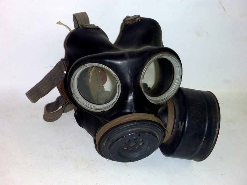 Britská vojenská ochranná maska Light Service Respirator Mk. II