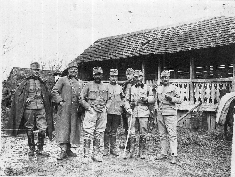 Jan Eybl druhý zleva, zřejmě roku 1916.
FOTO: SOKA Beroun 
