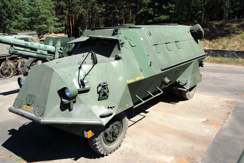 Obrněný automobil VKP m/42