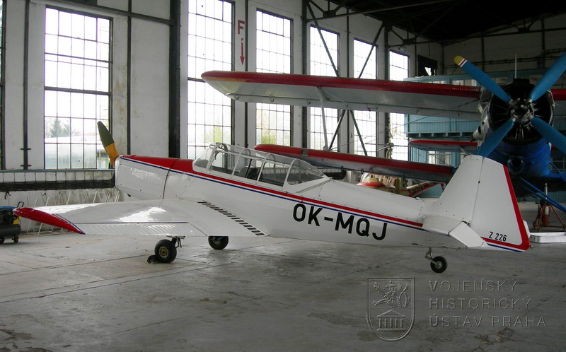 Letoun Zlín Z-226 B, OK-MQJ