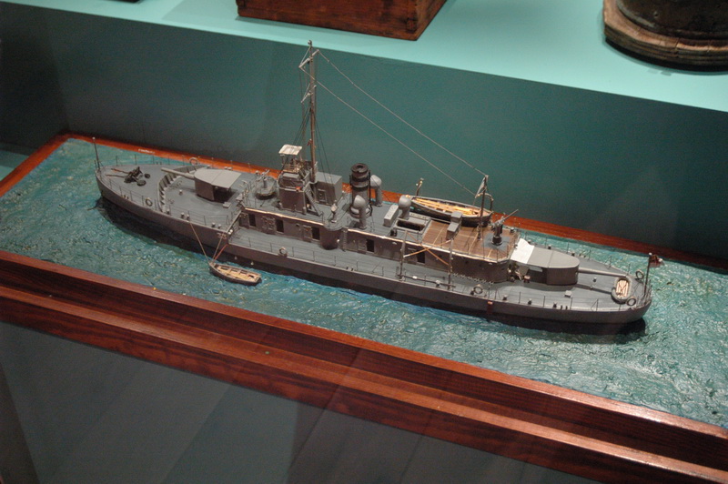 V expozici muzea je vystaven také model monitoru HMS M.33, který vytvořil John O´Brien, syn Patricka O´Briena, jenž sloužil na této lodi v hodnosti leading seaman u Gallipoli.