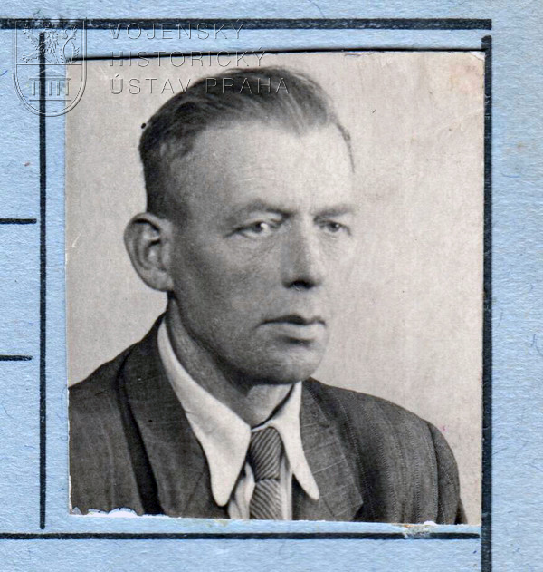 Miloslav Bílý na snímku z 50. let 20. století. (VÚA - VHA Praha)