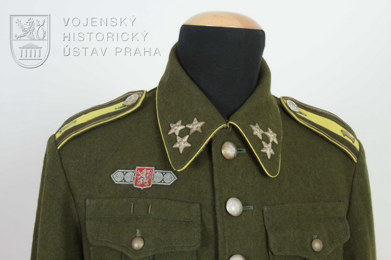 Blůza vládního vojska, 1942